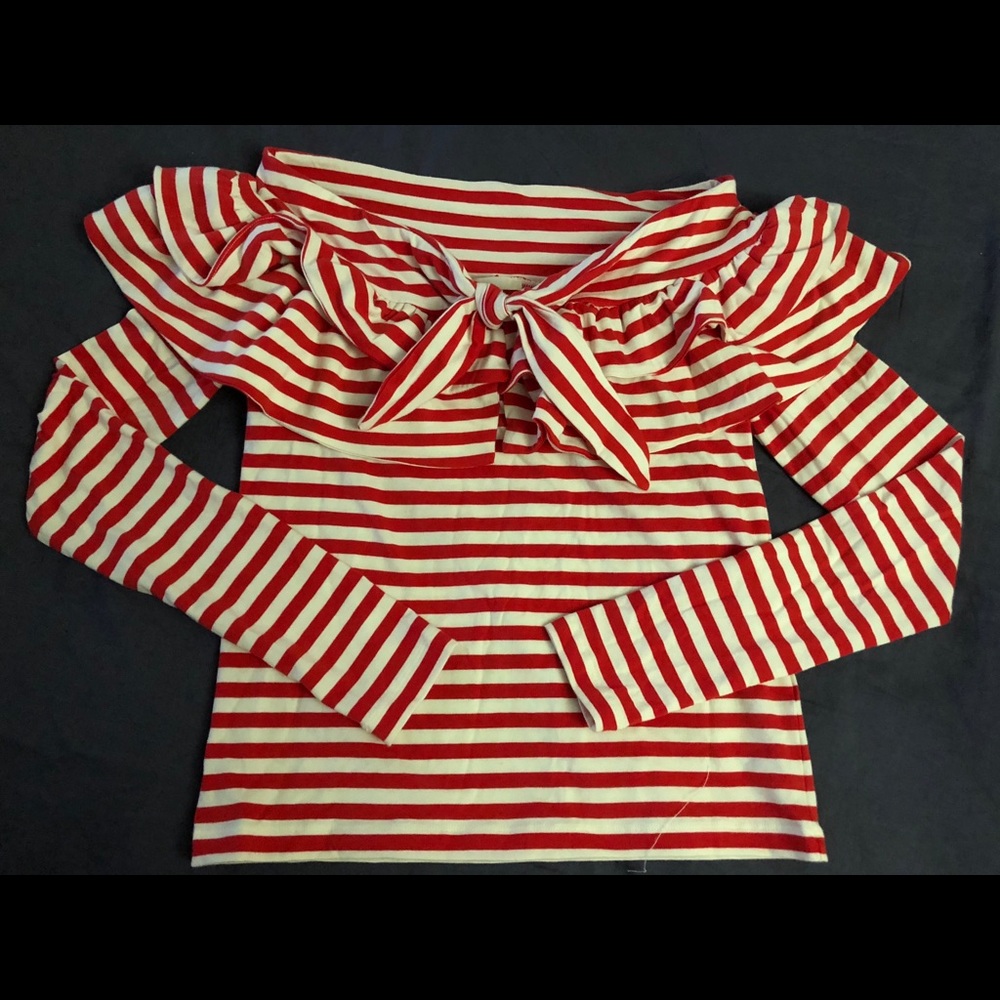Striped Off-the-shoulder top ❤️